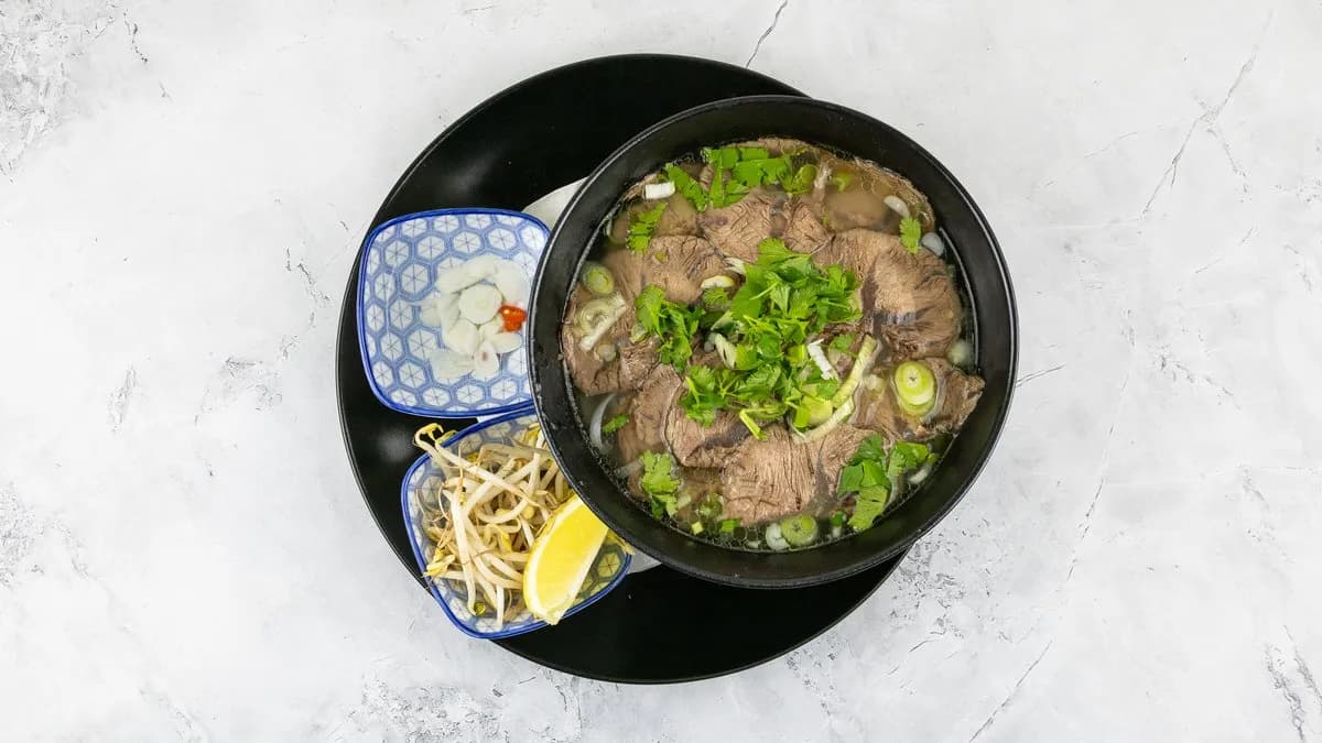 11. Pho leves marhalábszárból - Phở bò chín
