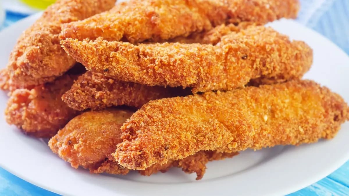 Kentucky csirkecsíkok mézes chilivel, választható körettel