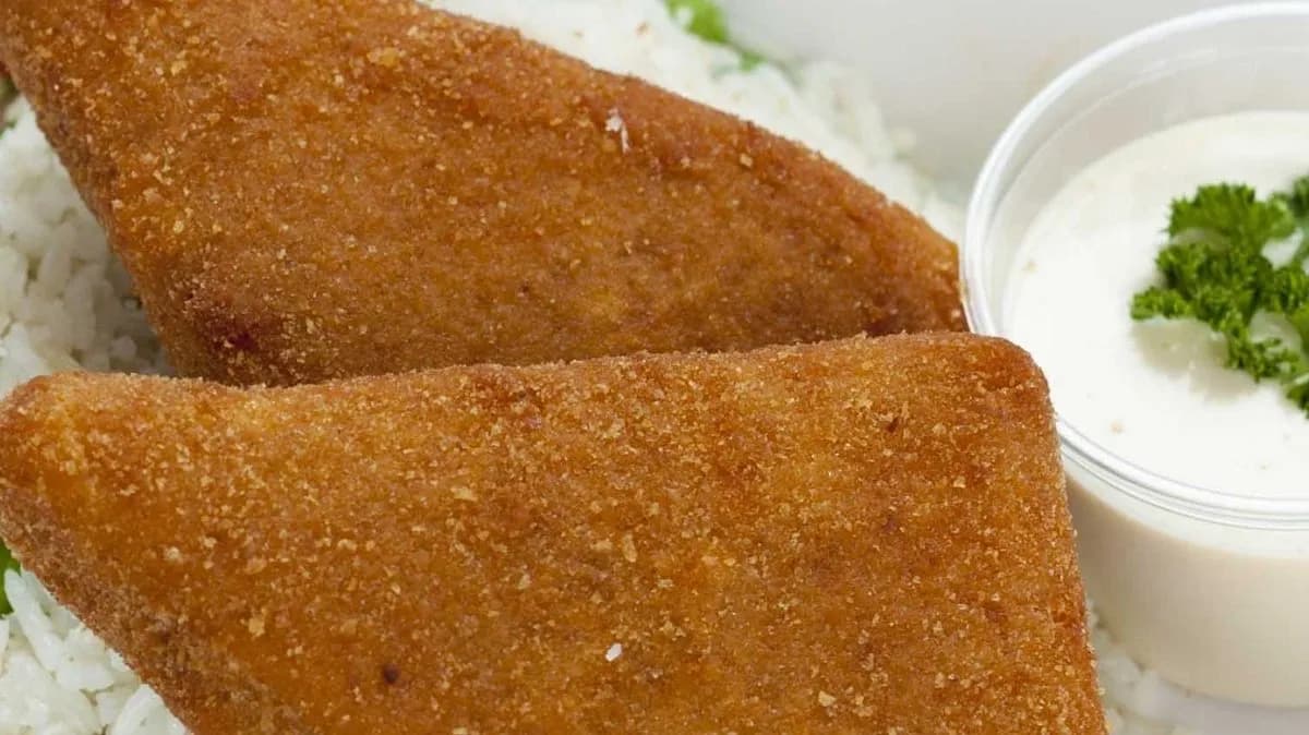 Rántott sajt tartárral és választható körettel