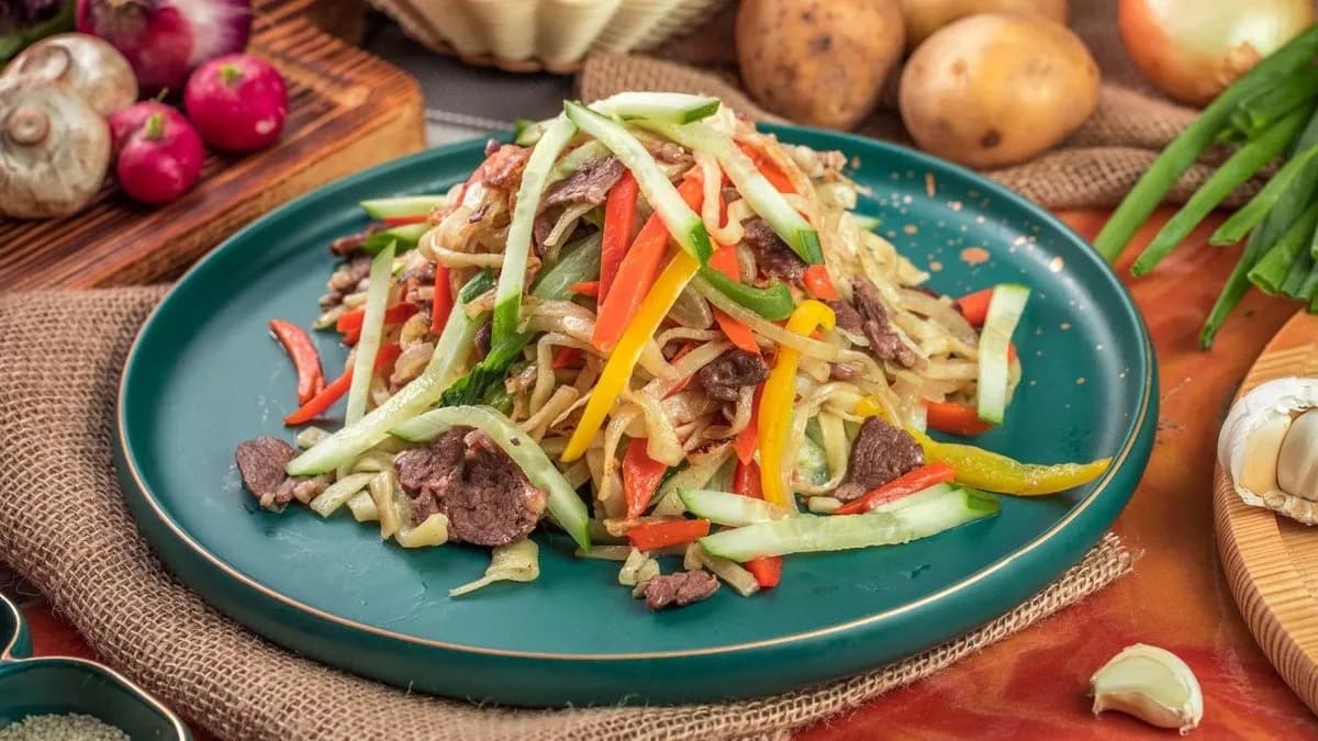Fried noodle with beef
