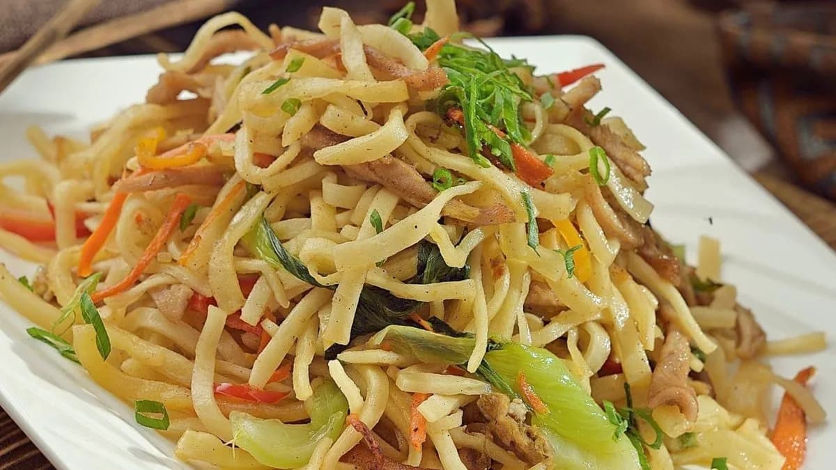 Fried noodle with tripe