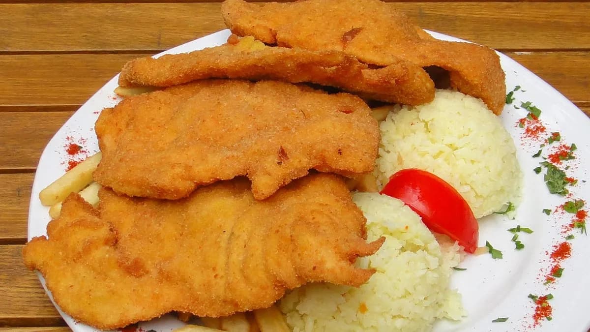 Rántott csirkemell, vegyes körettel (normál) 20-22 dkg hússal