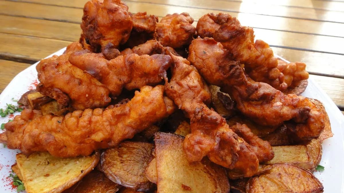 Omlós csirkemell  fűszeres bundában, héjas steak burgonya (normál) 20-22 dkg hú