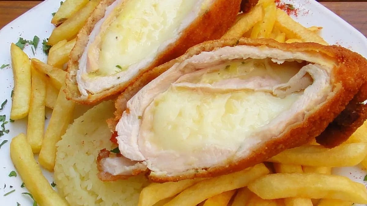 Kijevi jércemell filé, vegyes körettel (normál) 20-22 dkg hússal