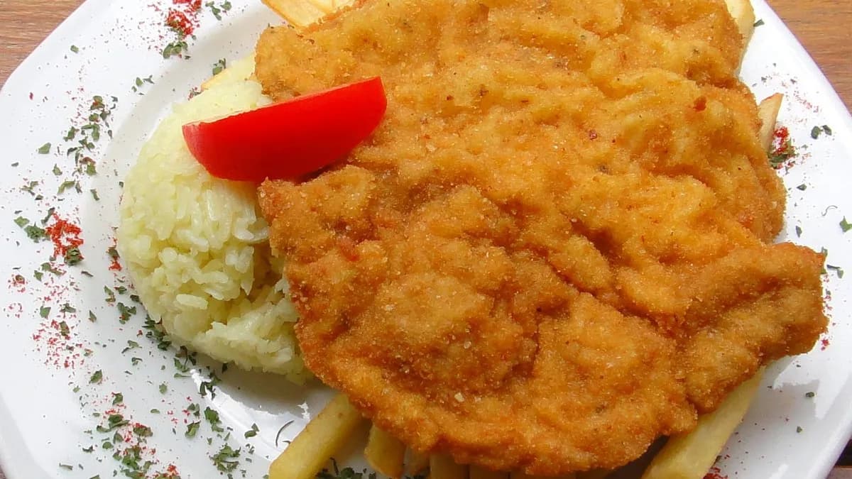 Rántott sertésborda, vegyes körettel (normál) 20-22 dkg hússal