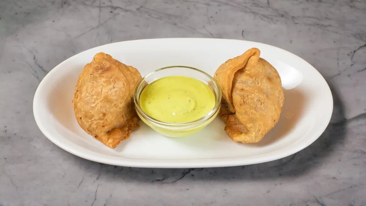 9. Punjabi Samosa 2 pieces (LF+GF)