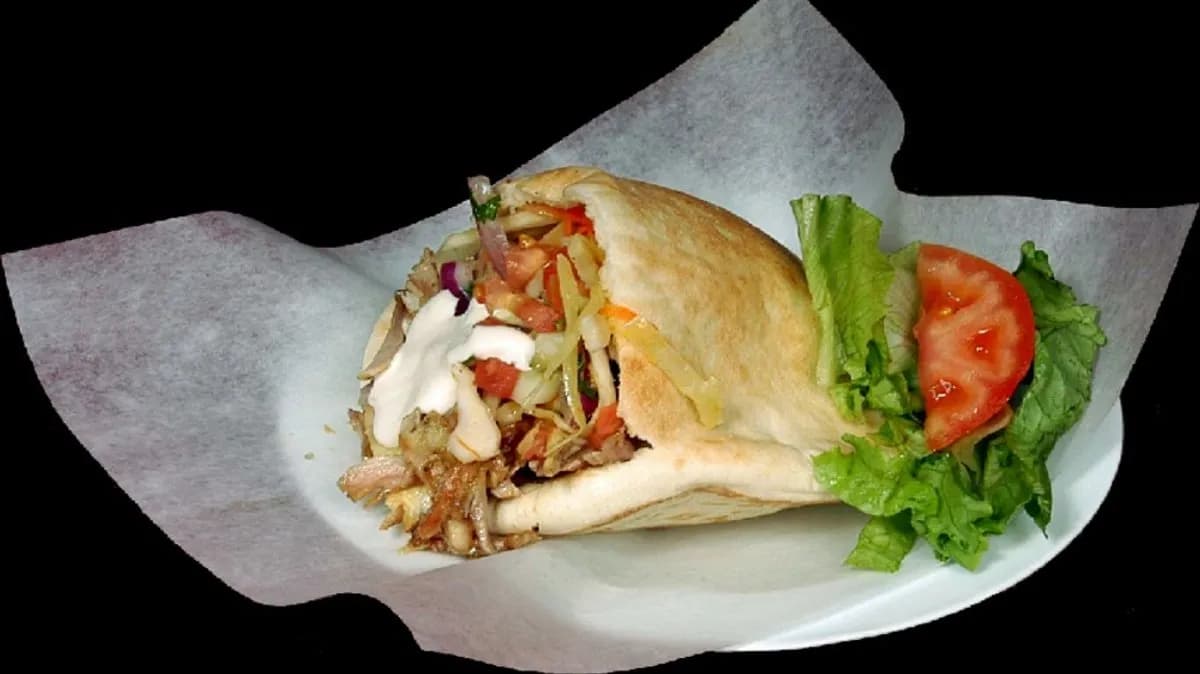 Csirkés kebab pitában