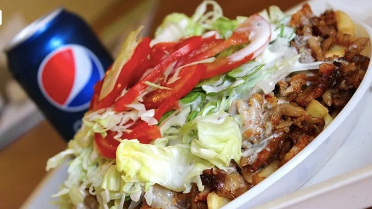 Nagy csirkés kebab tál (Menü)