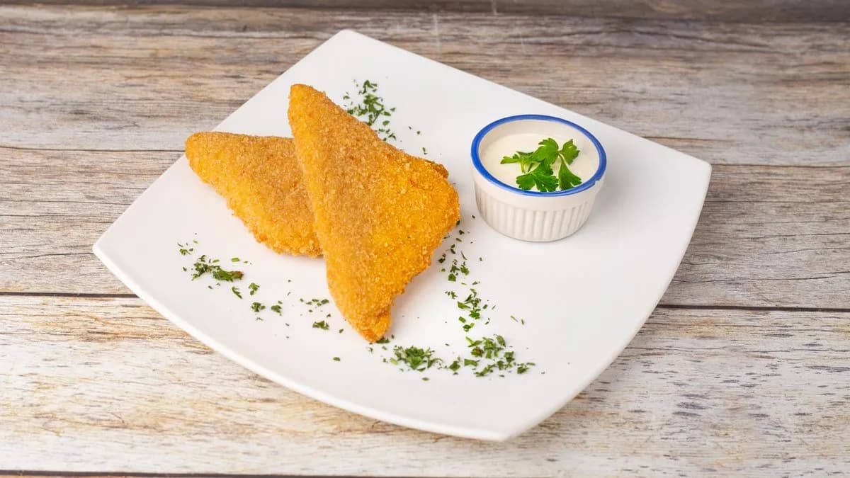 Rántott trappista sajt tartármártással