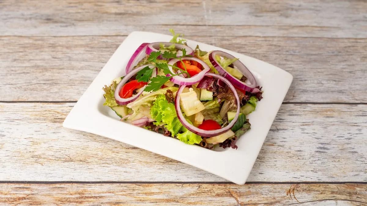 Friss, kevert saláta