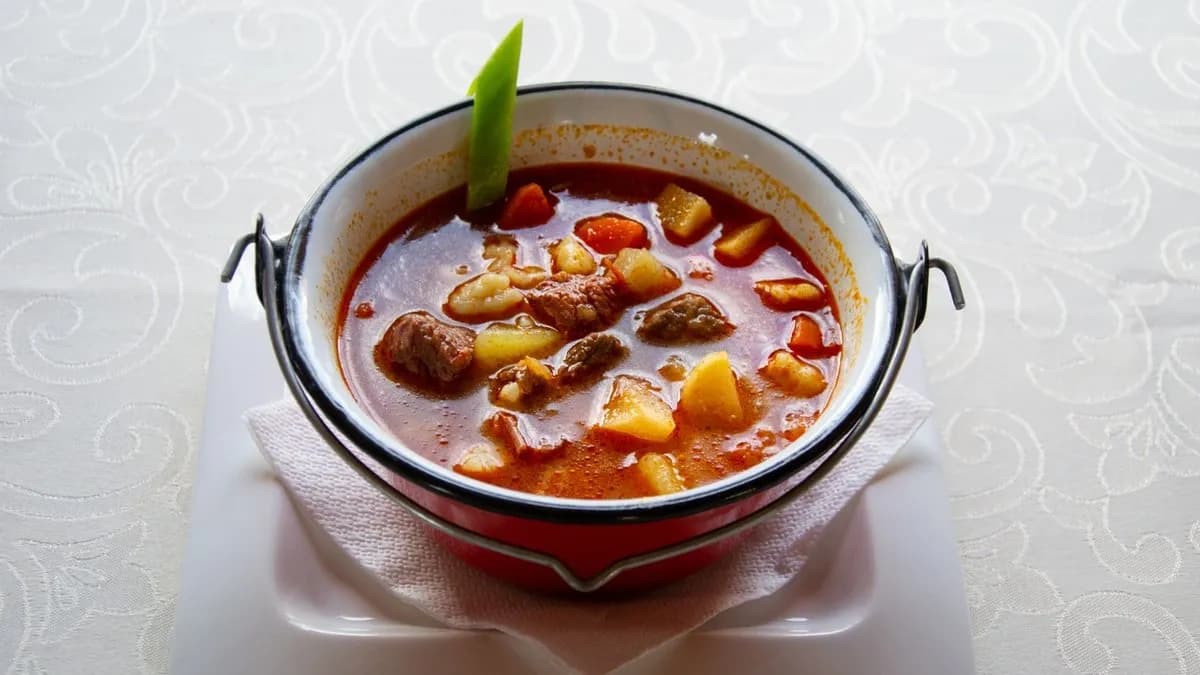 Magyaros gulyásleves bográcsban (0,5l)