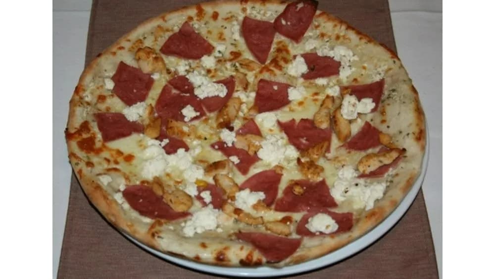 Juhtúrós-csirkés pizza (26 cm)