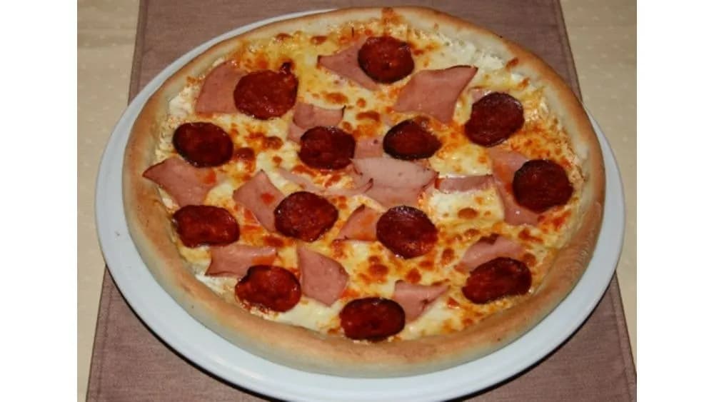 Fokhagymás-tejfölös pizza (30 cm)