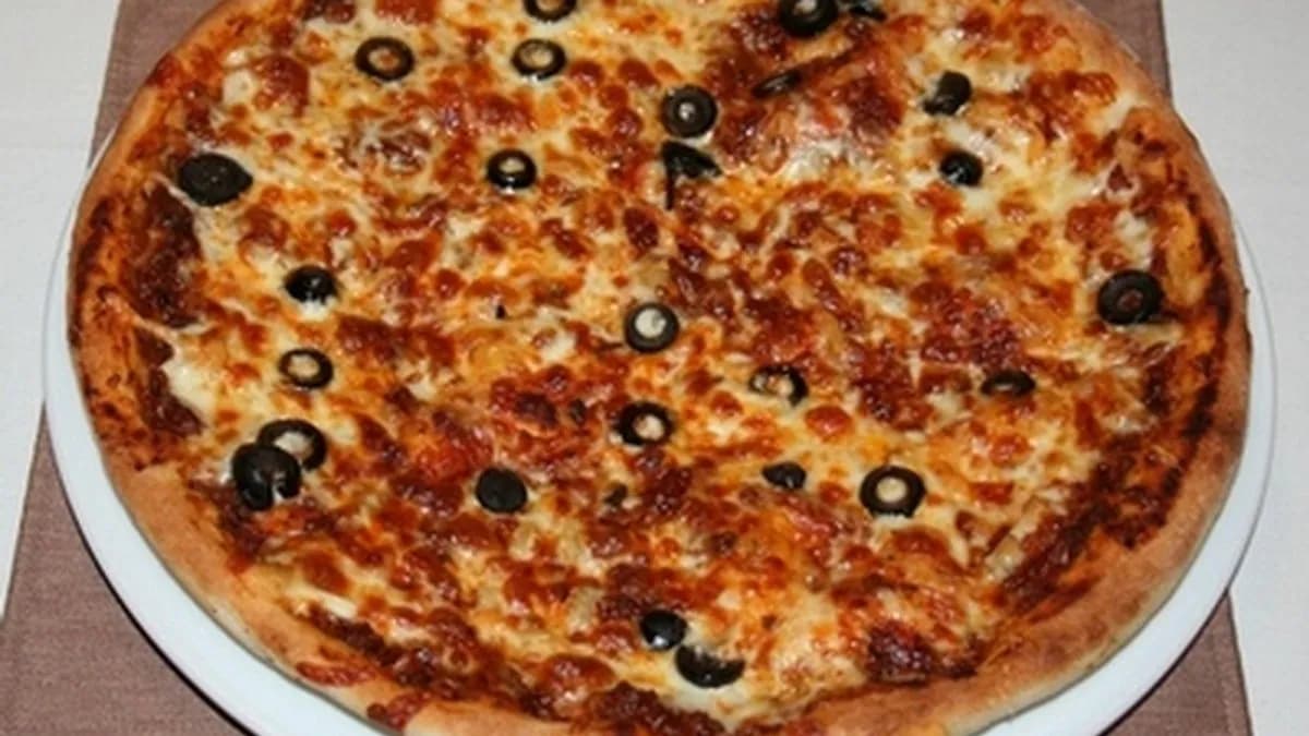 Bolognai pizza (30 cm)