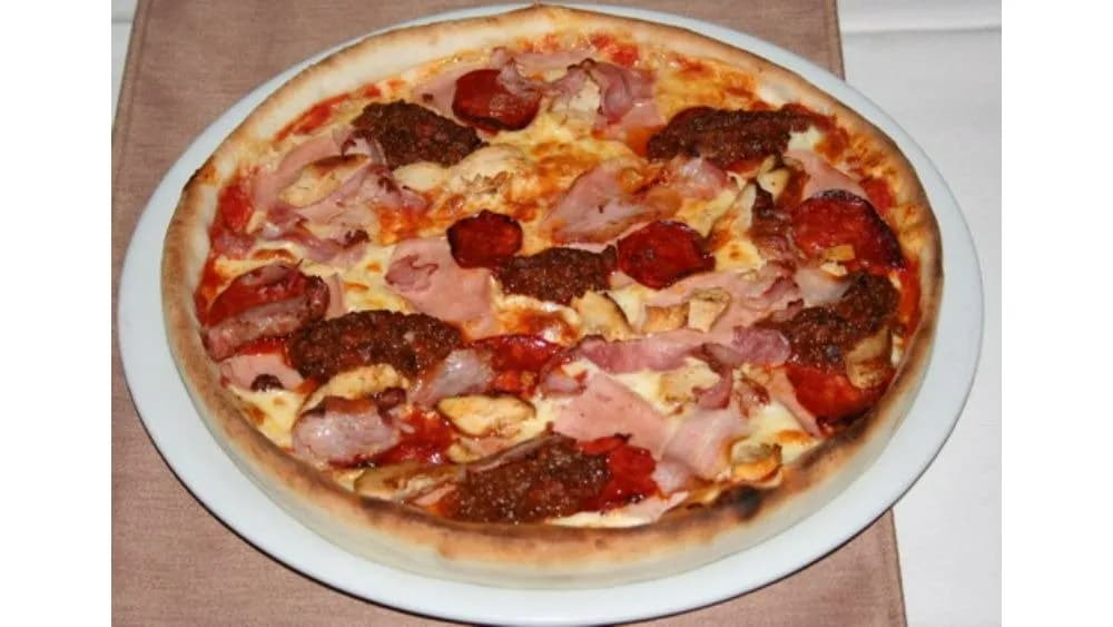 Húsos pizza (30 cm)