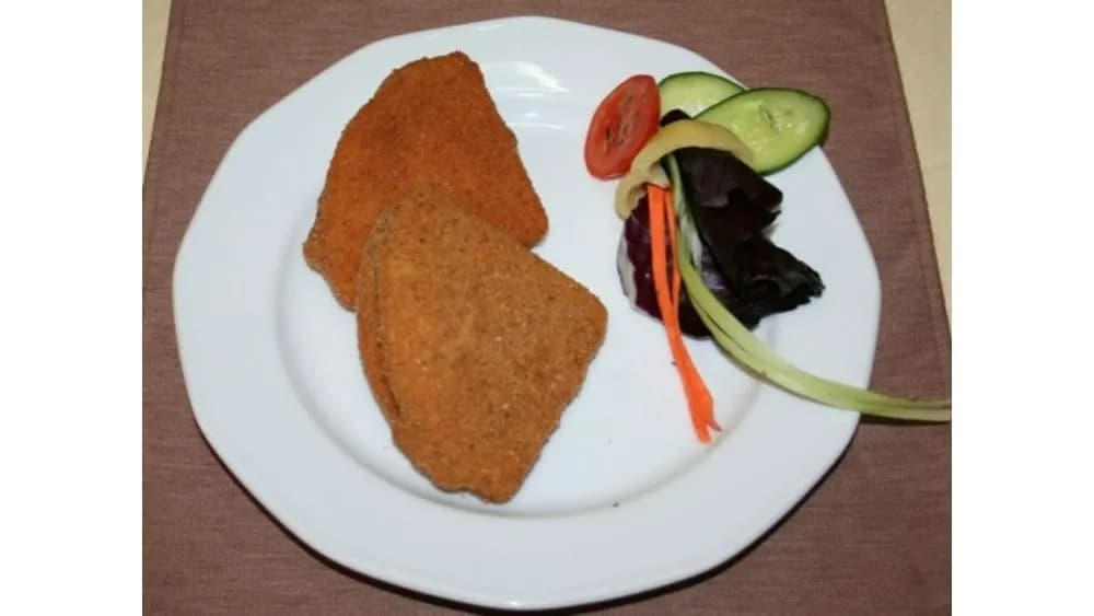 Baconszalonnával töltött rántott sajt + tartár