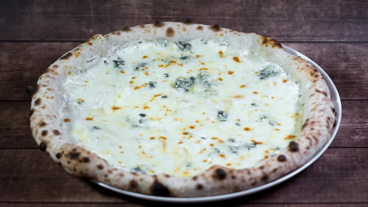 Quattro Formaggi pizza