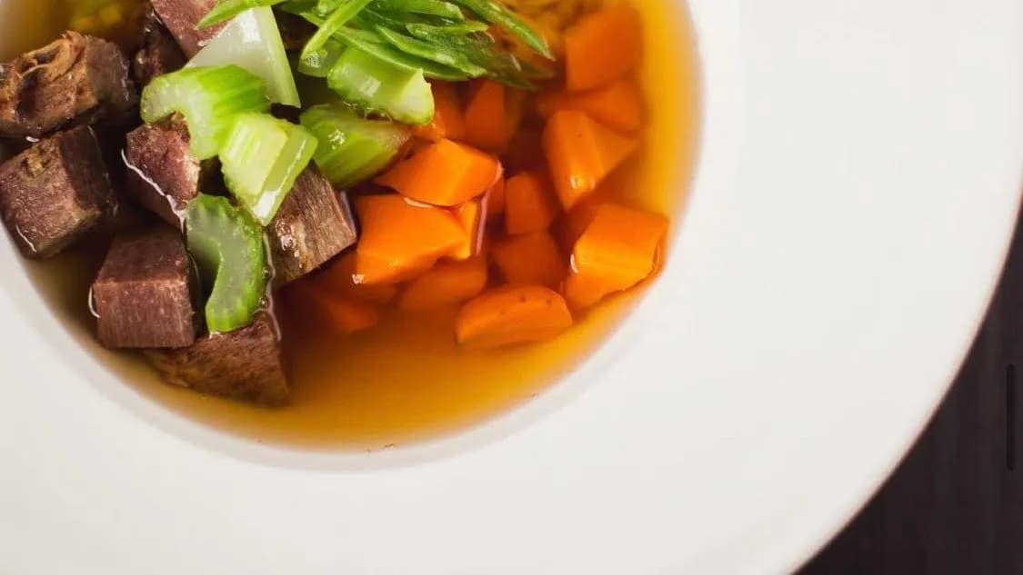 Házias marhahúsleves, csigatésztával