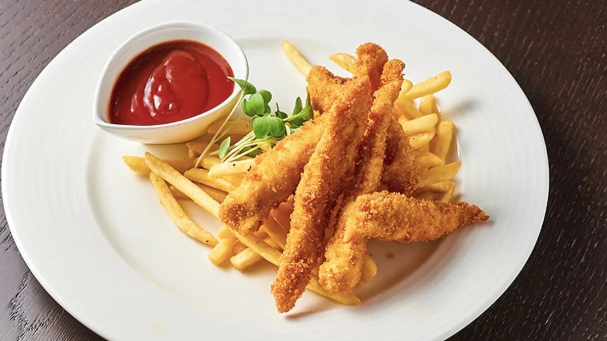 Rántott csirkemell, hasábburgonya