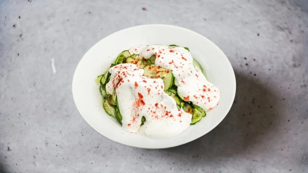 Tejfölös uborkasaláta