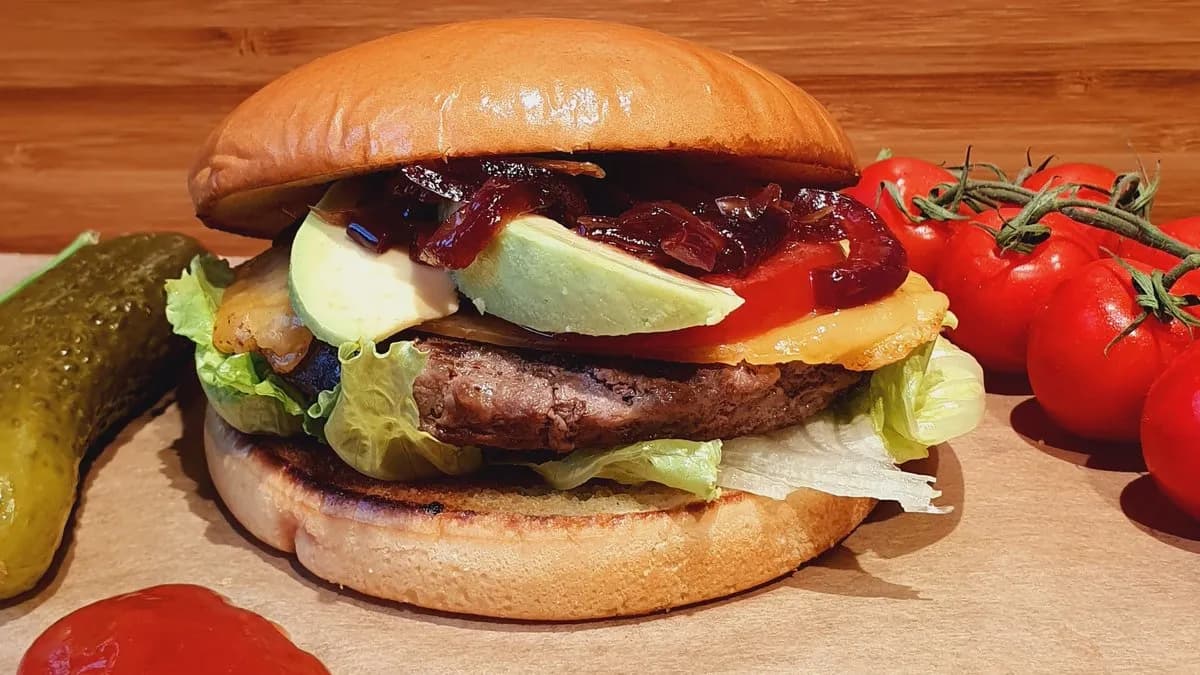 OINOS ANGUS MARHA BURGER