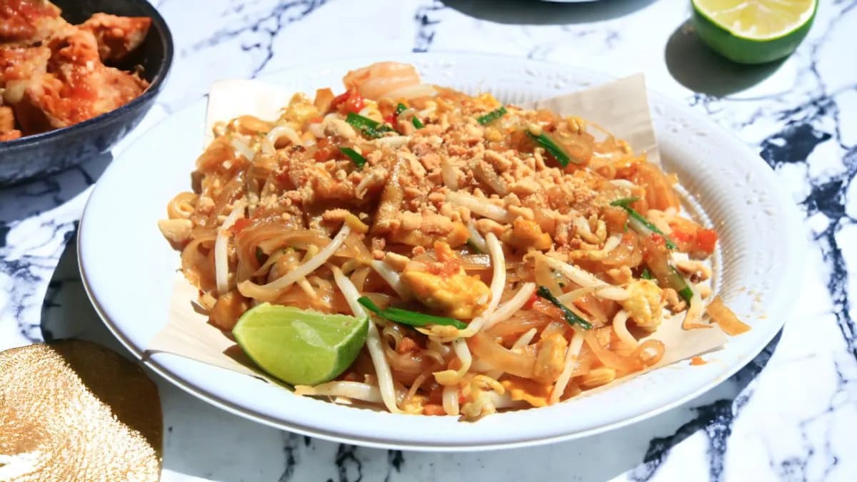 Pad Thai csirkével