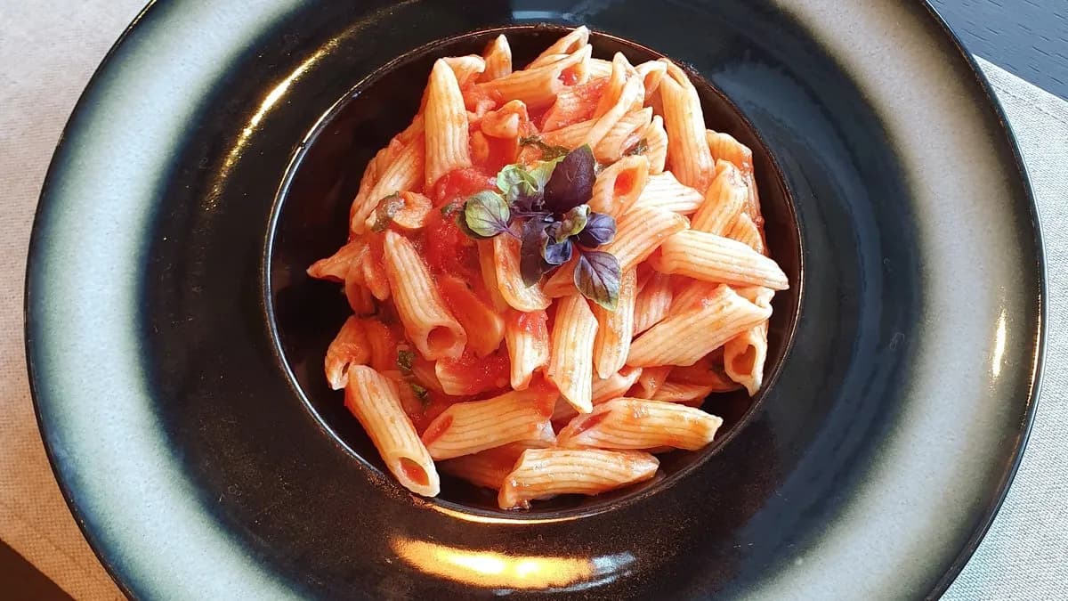 Penne al pomodoro (V)