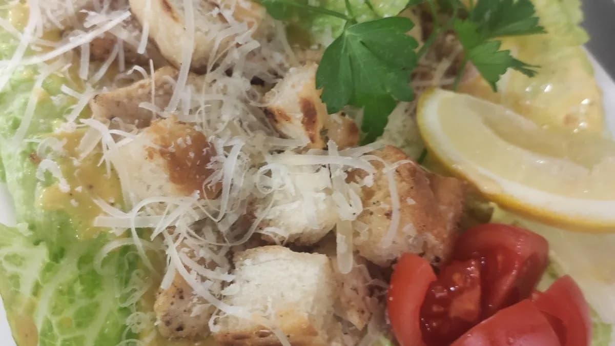 Cézár saláta királyrákkal