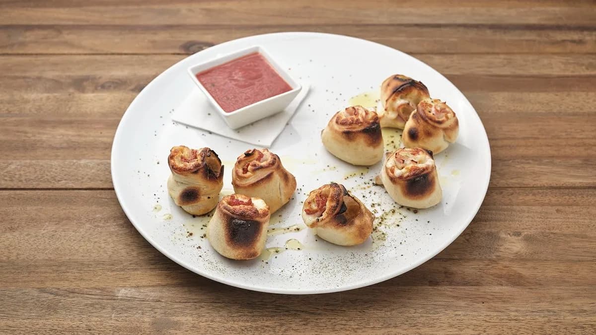 Szalámis Pizzatekercs