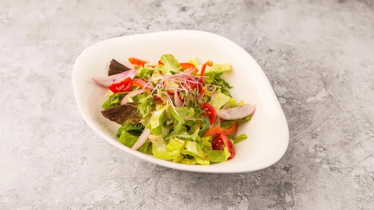 Házi kevert saláta tökmagolajjal