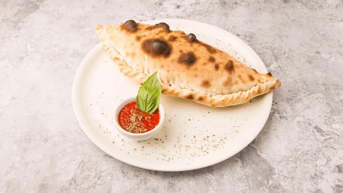 Calzone (csukott pizza)