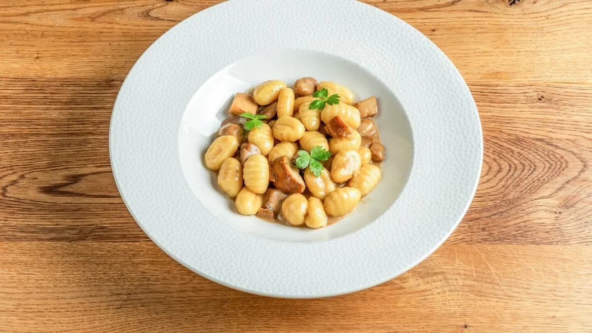GNOCCHI PORCINI E GORGONZOLA SFUMATO AL MOSCATO