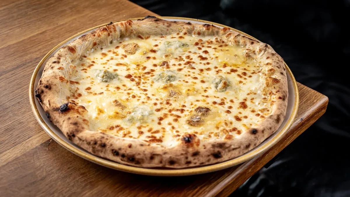 QUATTRO FORMAGGI PIZZA