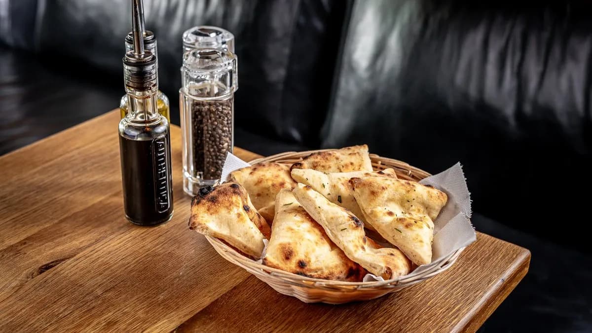 FOCACCIA, OLIO EXTRAVERGINE D’OLIVA