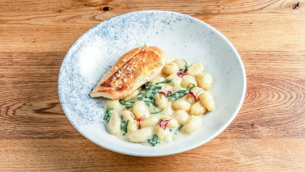 CSIRKEMELL, GNOCCHI, PECORINO ROMANO, SPENÓT
