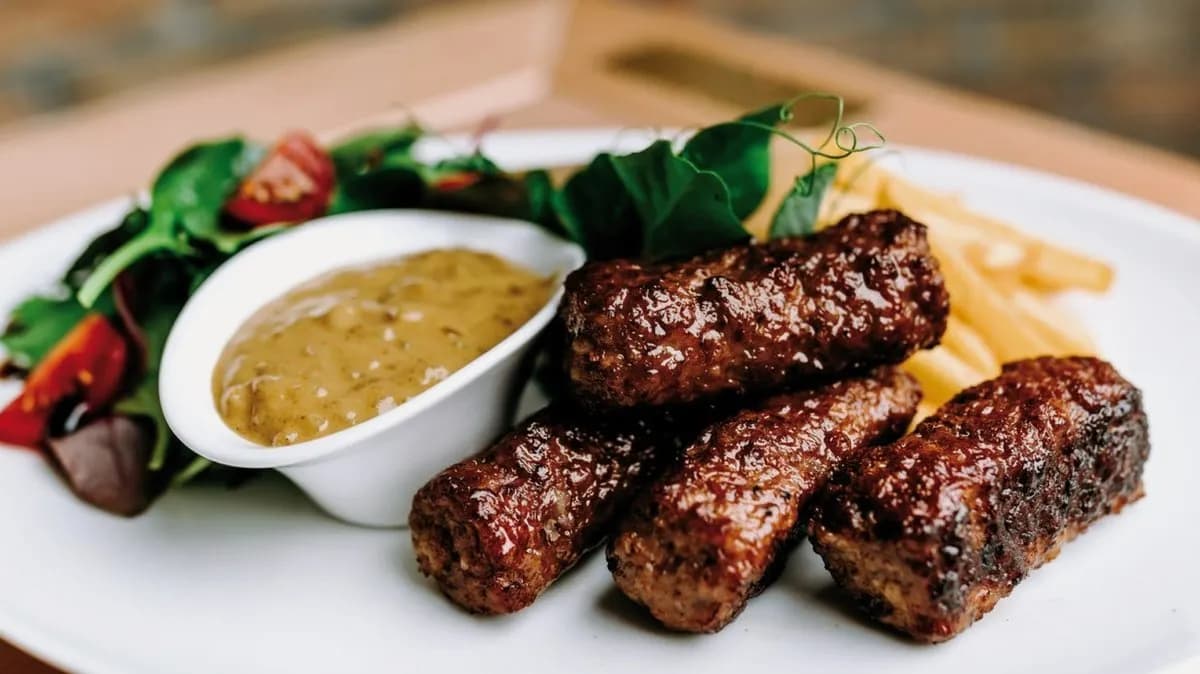 Csíki mics házi mustárral, pityókával