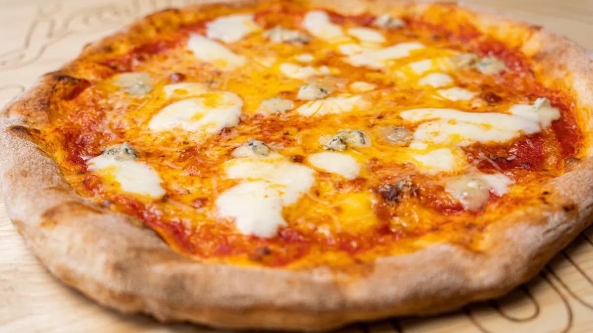 QUATTRO FORMAGGI PIZZA