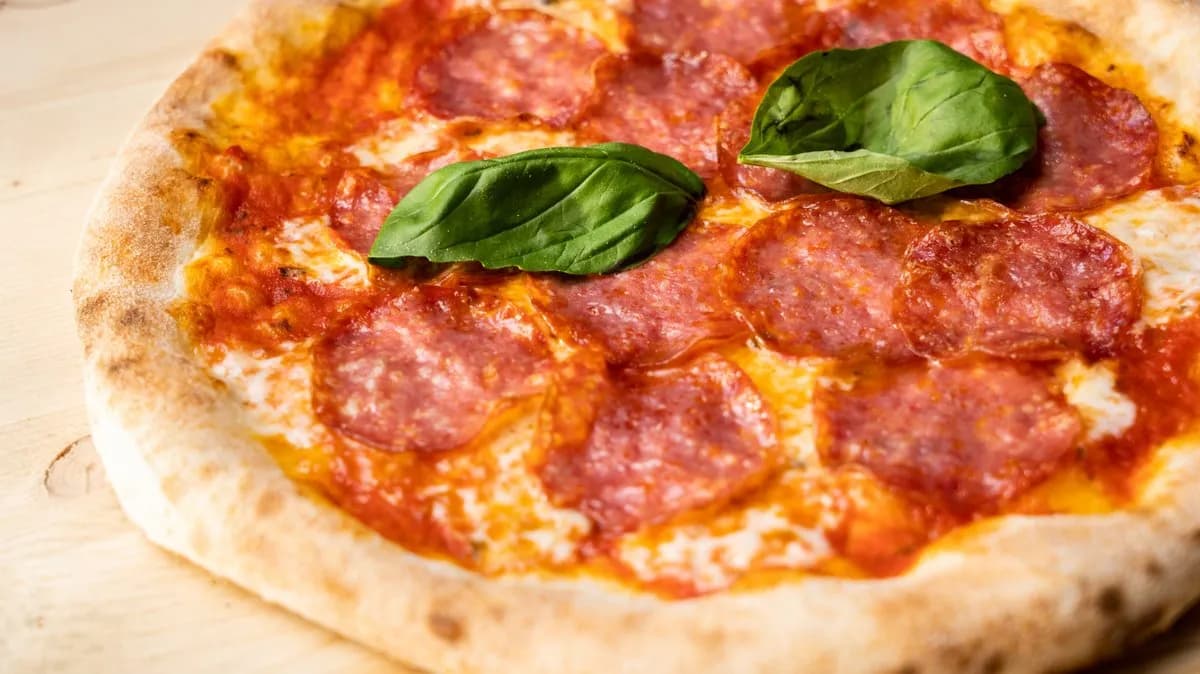 MILANO SZALÁMI PIZZA