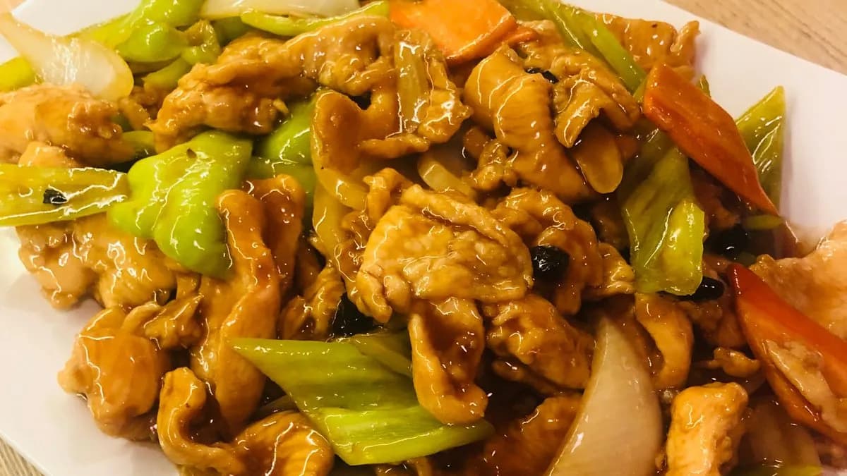 C05 Szecsuáni csirke 四川鸡肉