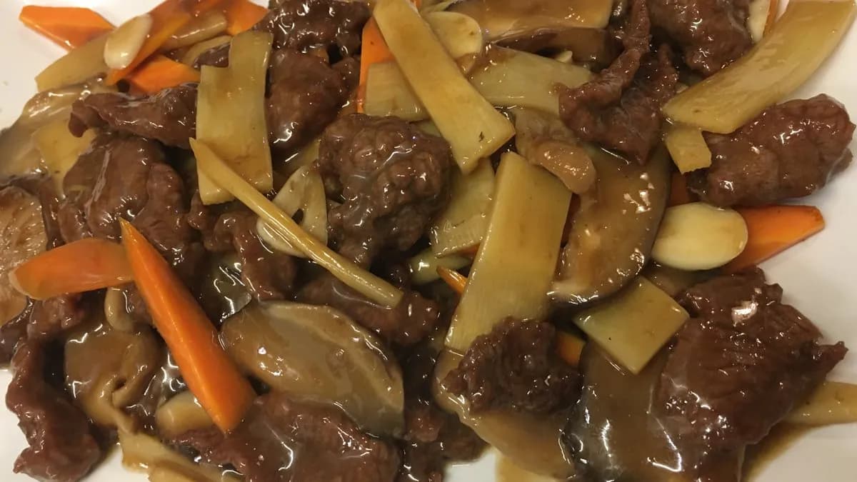 D03 bambuszrügyes gombás marhahús 双冬牛肉