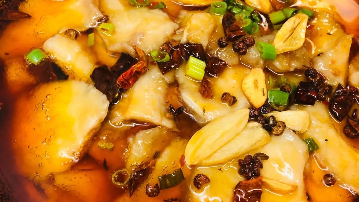 F08 Csípős hal pörkölt 水煮鱼