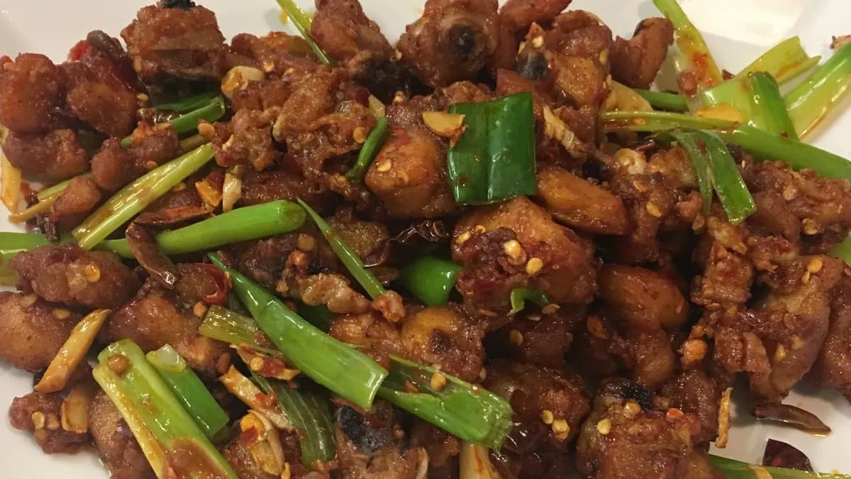 C12 Csípős szecsuáni szárított csirke 辣子鸡