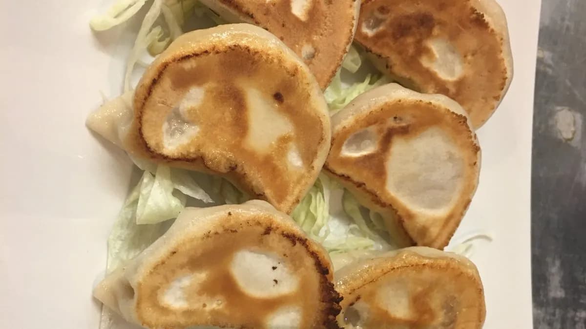 B08 Sült hústáska (6 db)锅贴