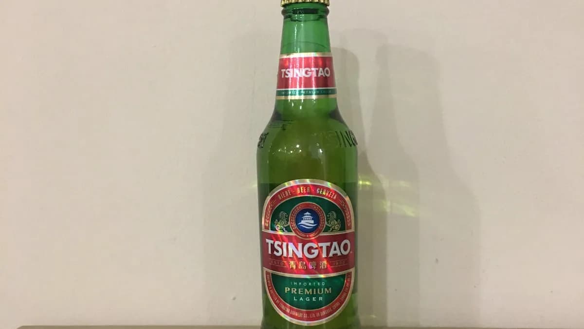 S03 Tsing Tao sör (330 ml) 青岛