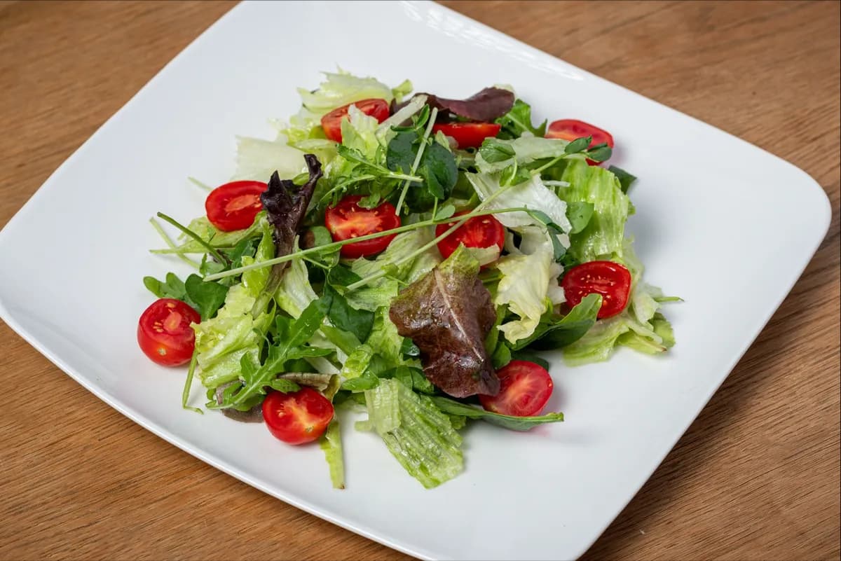 Friss kevert saláta