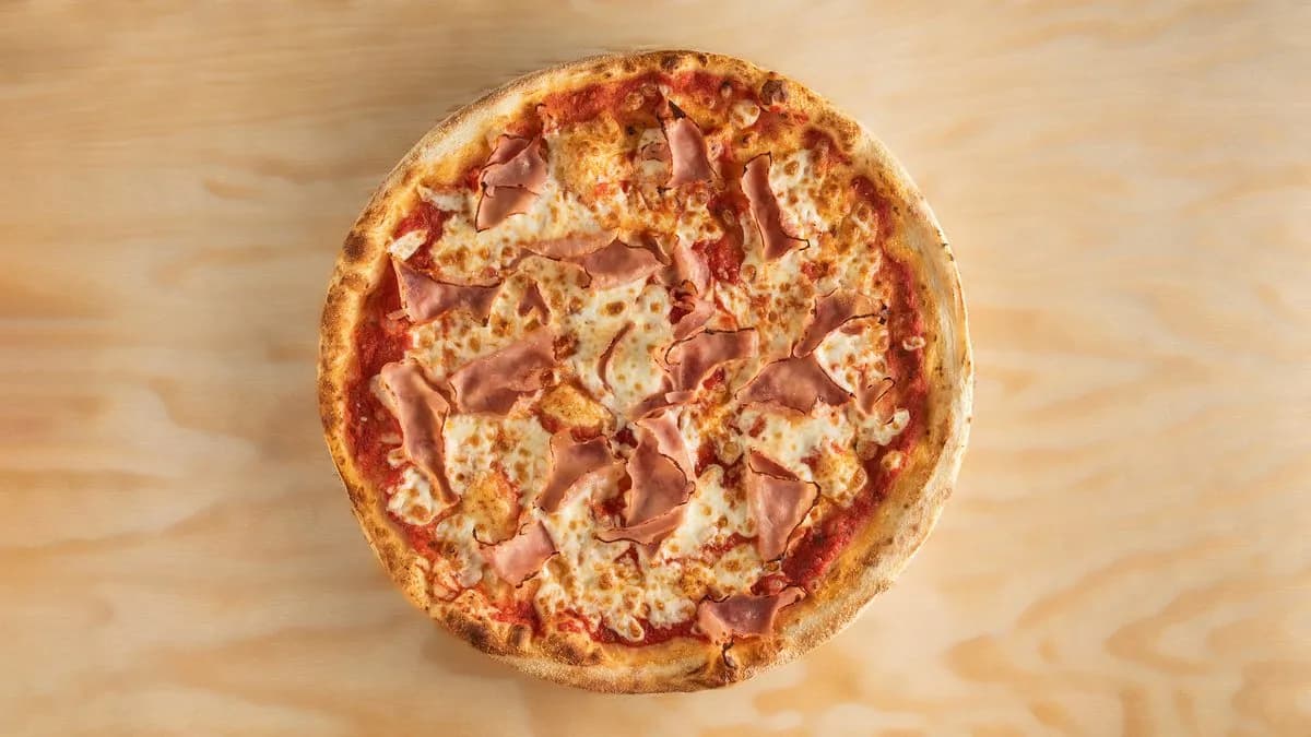 Prosciutto pizza
