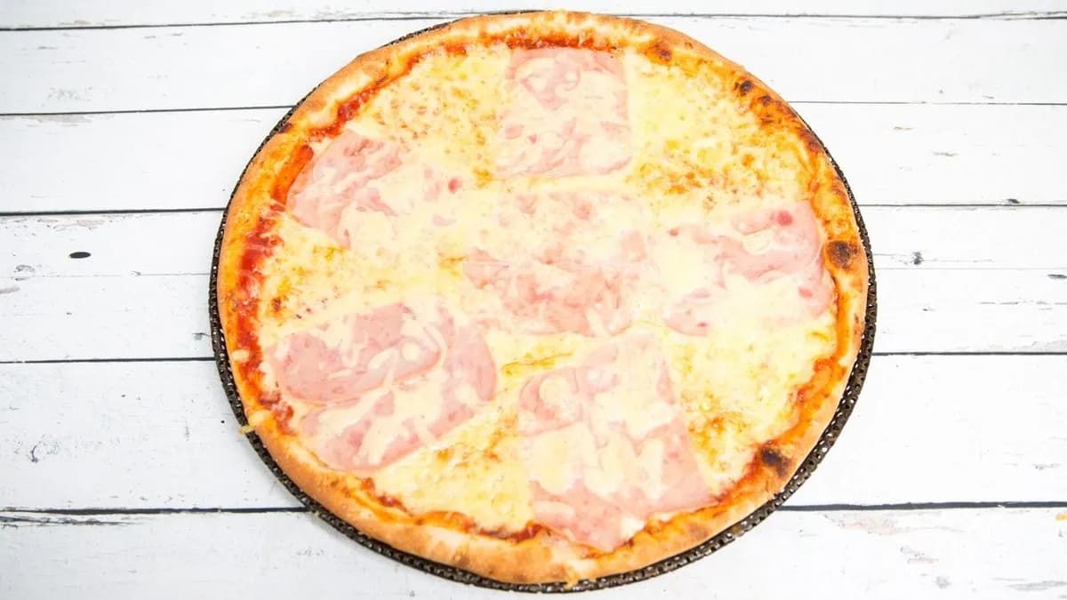 Sonkás-sajtos pizza