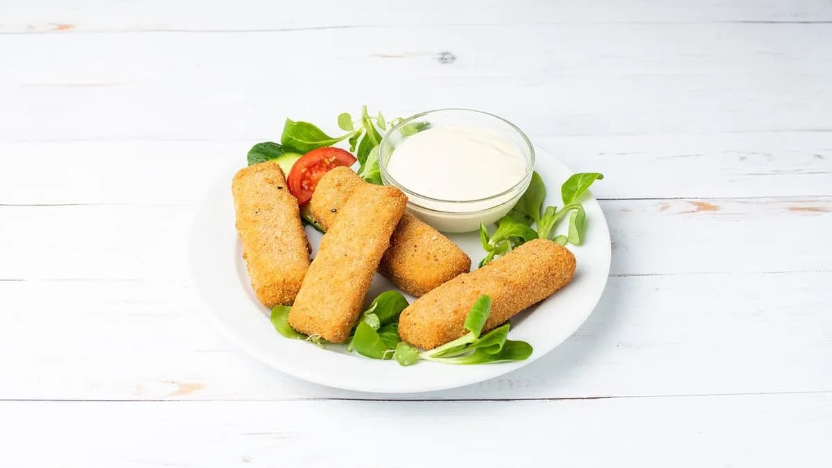 Rántott trappista sajt rudak tartármártással