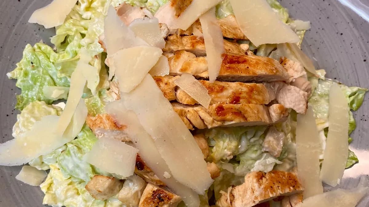 Insalata Cesare con pollo
