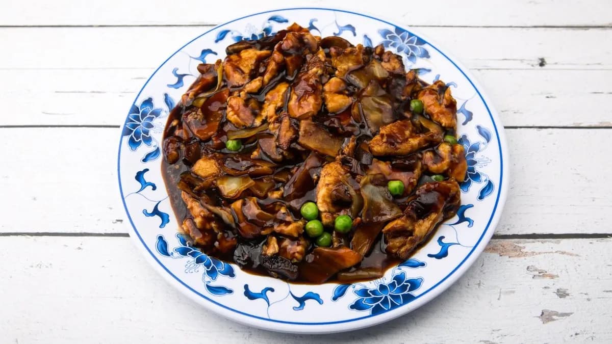 Csirkehús bambuszrüggyel és gombával menü